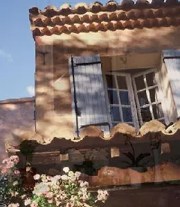 Hotel Logis Restaurant Des Pins, Bédoin